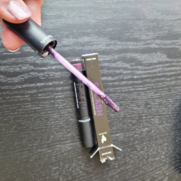 Younique Splash Liquid Lipstick - Spellbound - Picture 2 of 3